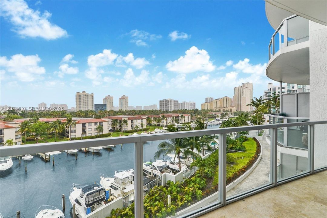 На продажу: $575,000 (2 спален, 2 ванн, 1362 Квадратных фут)
