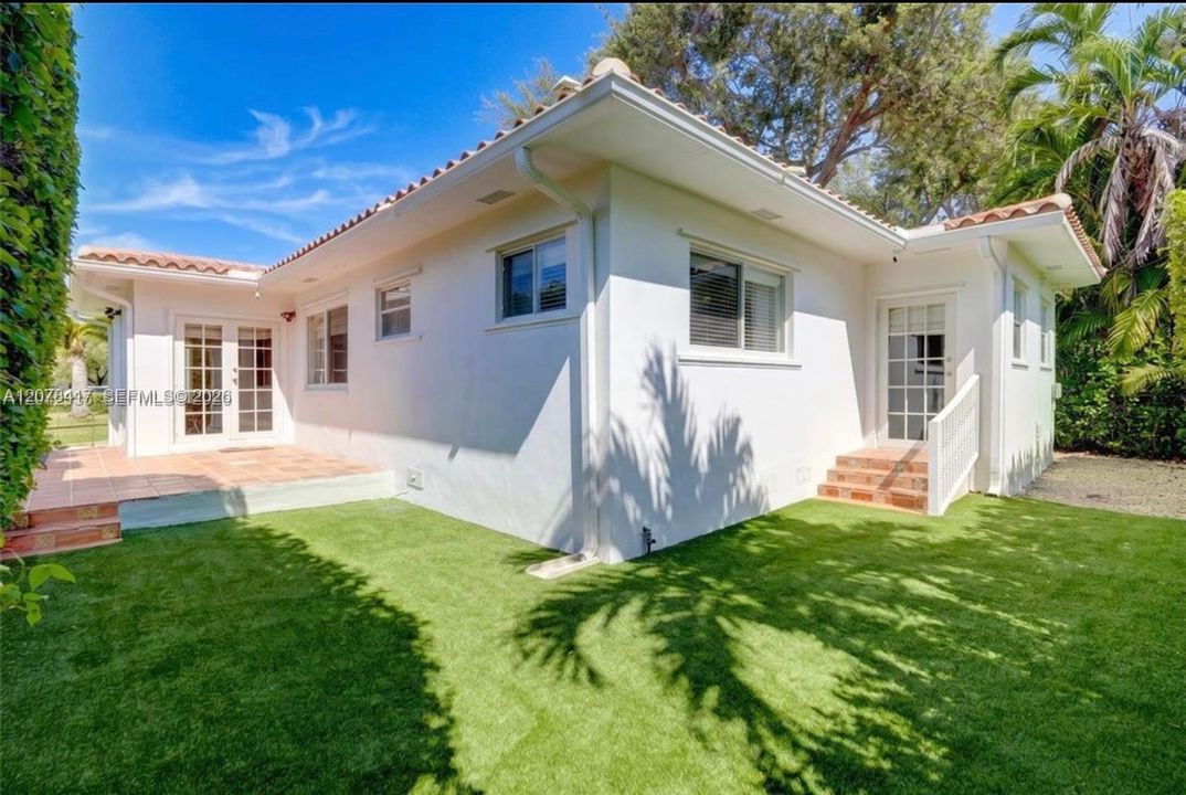 For Rent: $6,800 (3 beds, 2 baths, 1447 Square Feet)