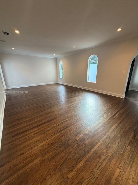 For Rent: $6,800 (3 beds, 2 baths, 1447 Square Feet)