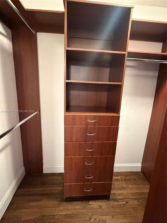 For Rent: $6,800 (3 beds, 2 baths, 1447 Square Feet)
