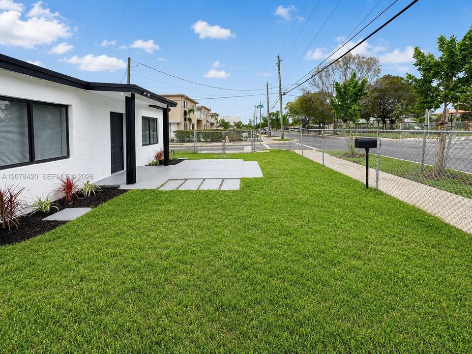 For Sale: $424,900 (3 beds, 2 baths, 1617 Square Feet)