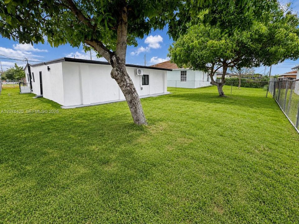 For Sale: $424,900 (3 beds, 2 baths, 1617 Square Feet)
