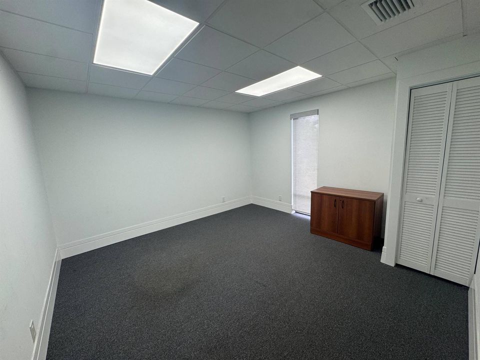 801 SE 6th Ave #207