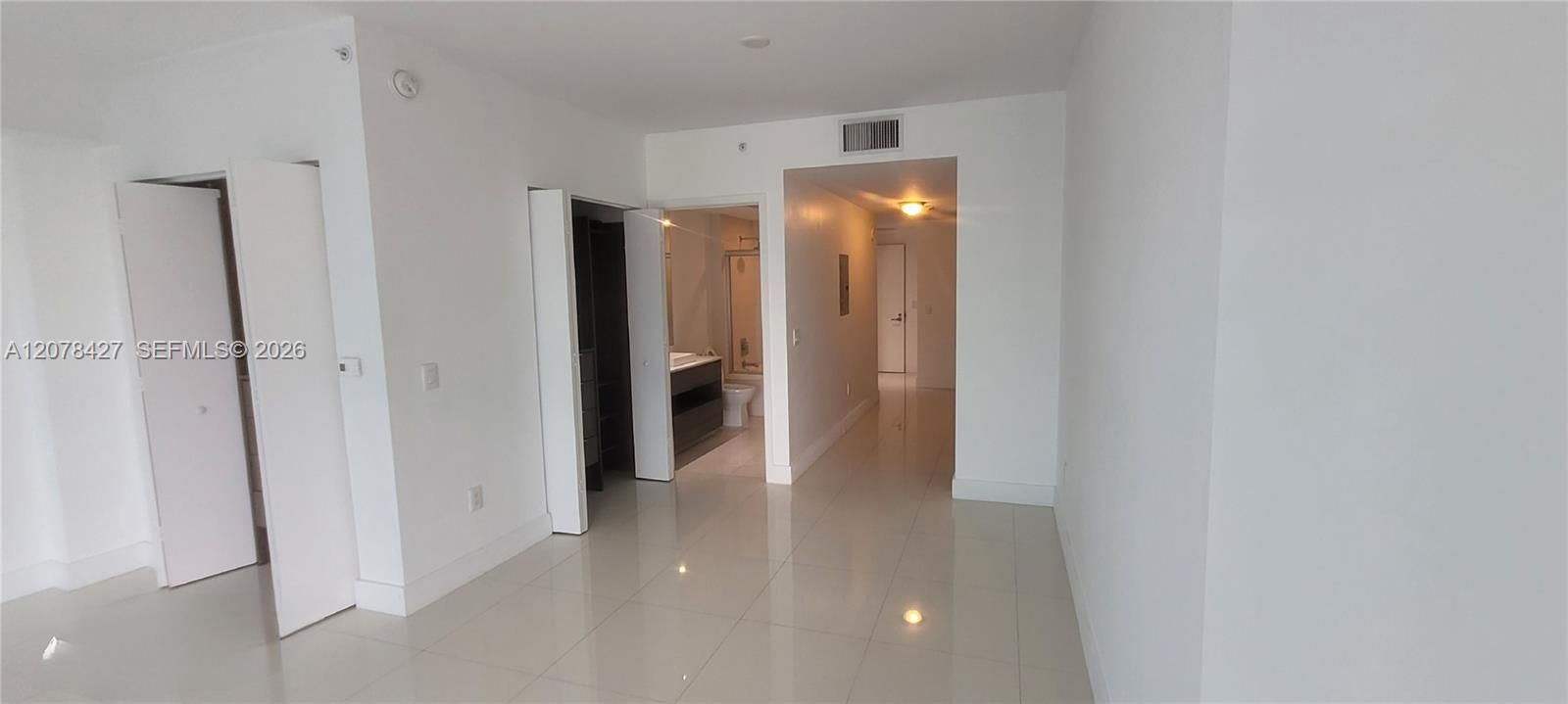 For Rent: $2,750 (0 beds, 1 baths, 531 Square Feet)
