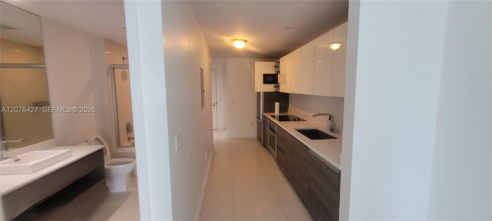 For Rent: $2,750 (0 beds, 1 baths, 531 Square Feet)