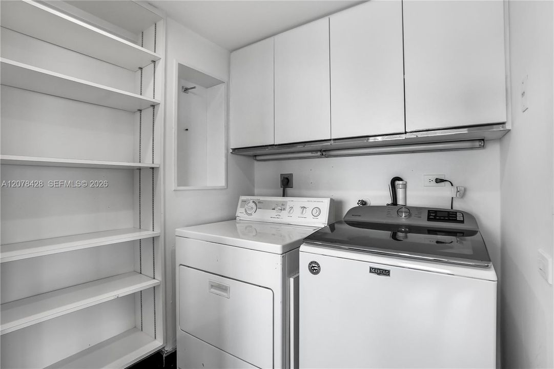 На продажу: $499,000 (2 спален, 2 ванн, 2215 Квадратных фут)