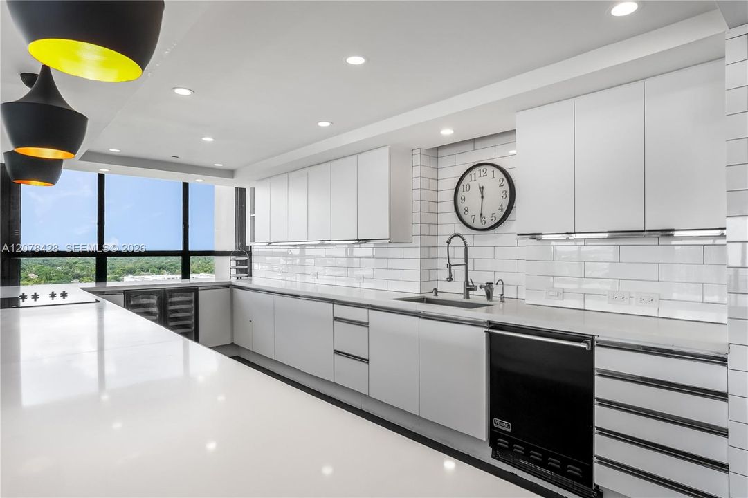 На продажу: $499,000 (2 спален, 2 ванн, 2215 Квадратных фут)