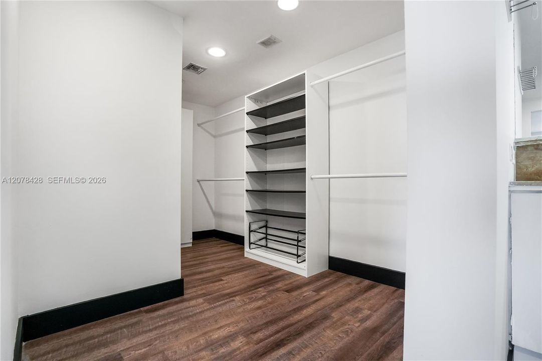На продажу: $499,000 (2 спален, 2 ванн, 2215 Квадратных фут)