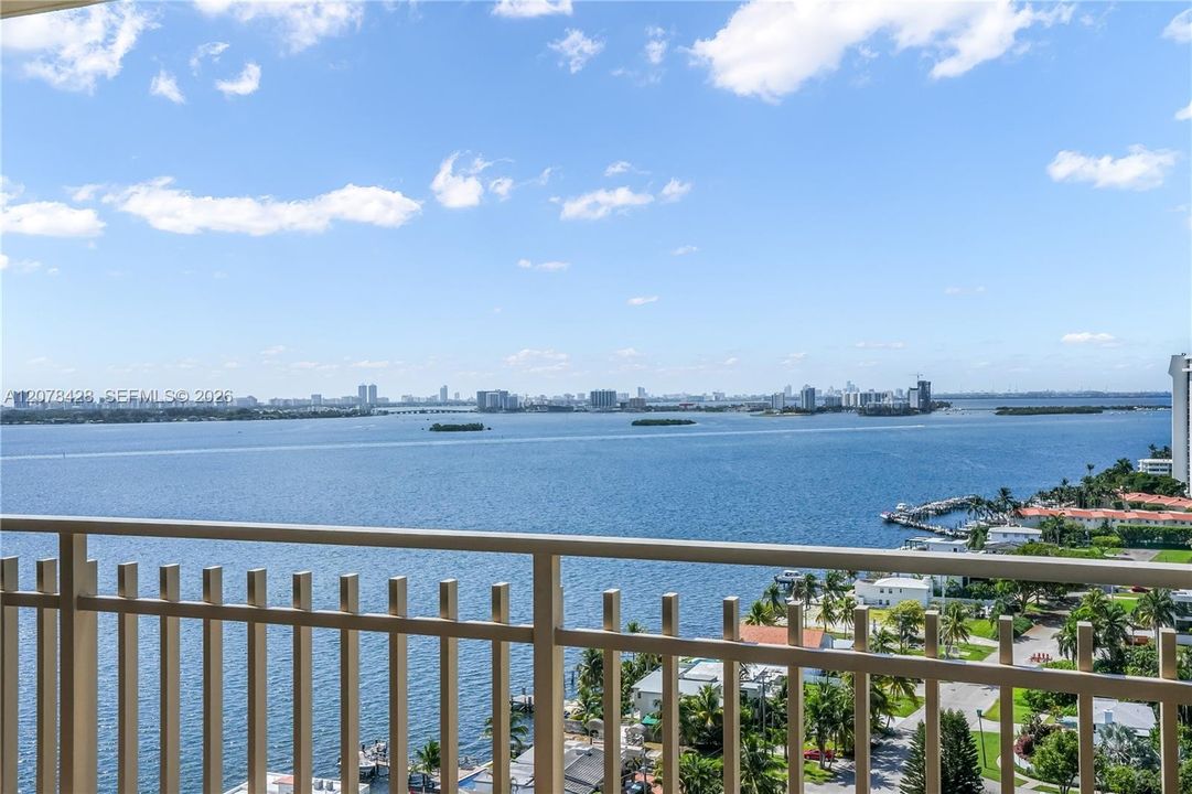 На продажу: $499,000 (2 спален, 2 ванн, 2215 Квадратных фут)