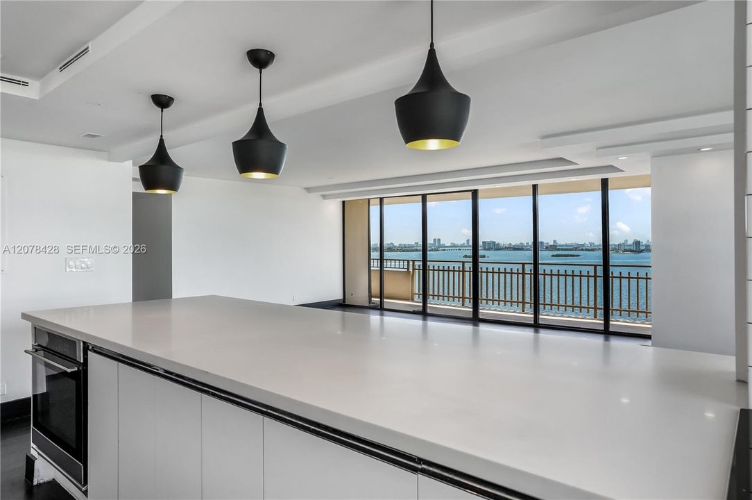 На продажу: $499,000 (2 спален, 2 ванн, 2215 Квадратных фут)