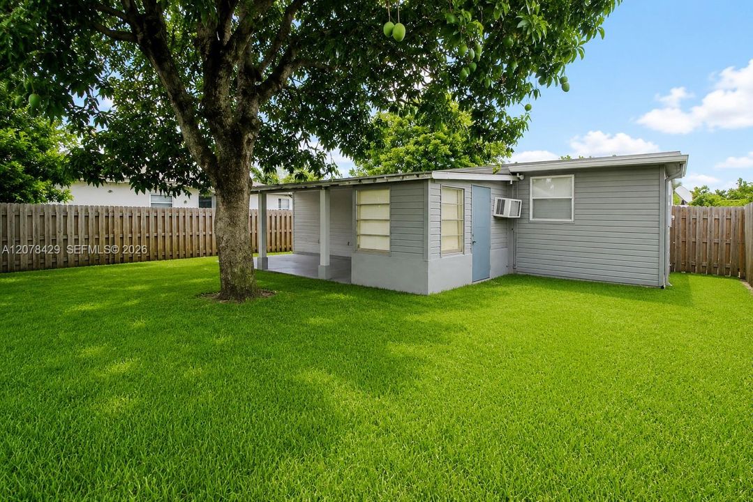 En Venta: $420,000 (3 camas, 2 baños, 1627 Pies cuadrados)