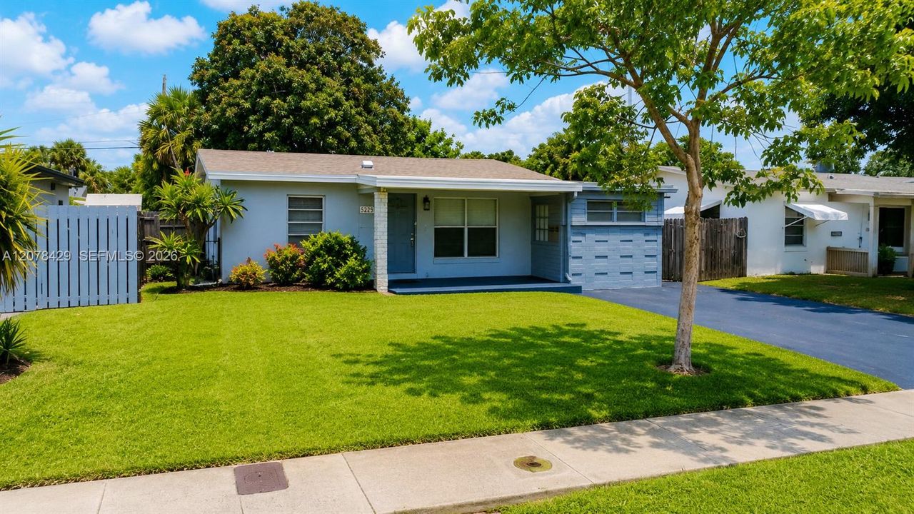 En Venta: $420,000 (3 camas, 2 baños, 1627 Pies cuadrados)