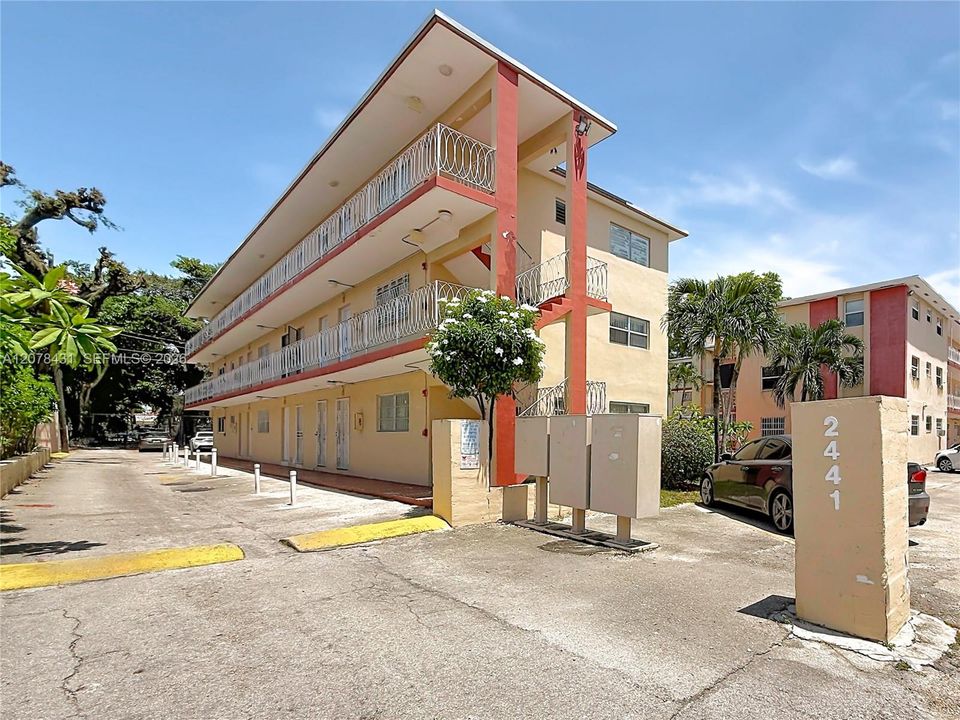 En Venta: $210,000 (2 camas, 1 baños, 794 Pies cuadrados)