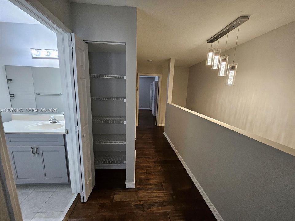 В аренду: $2,850 (3 спален, 2 ванн, 1700 Квадратных фут)