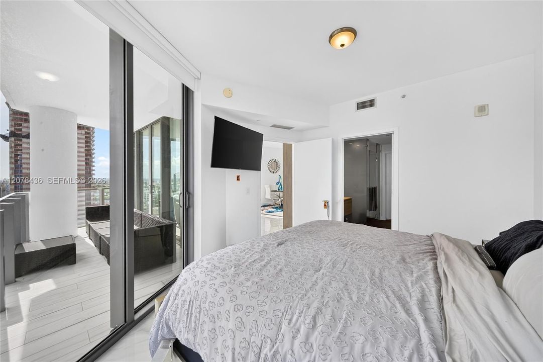 En Venta: $669,000 (1 camas, 2 baños, 944 Pies cuadrados)