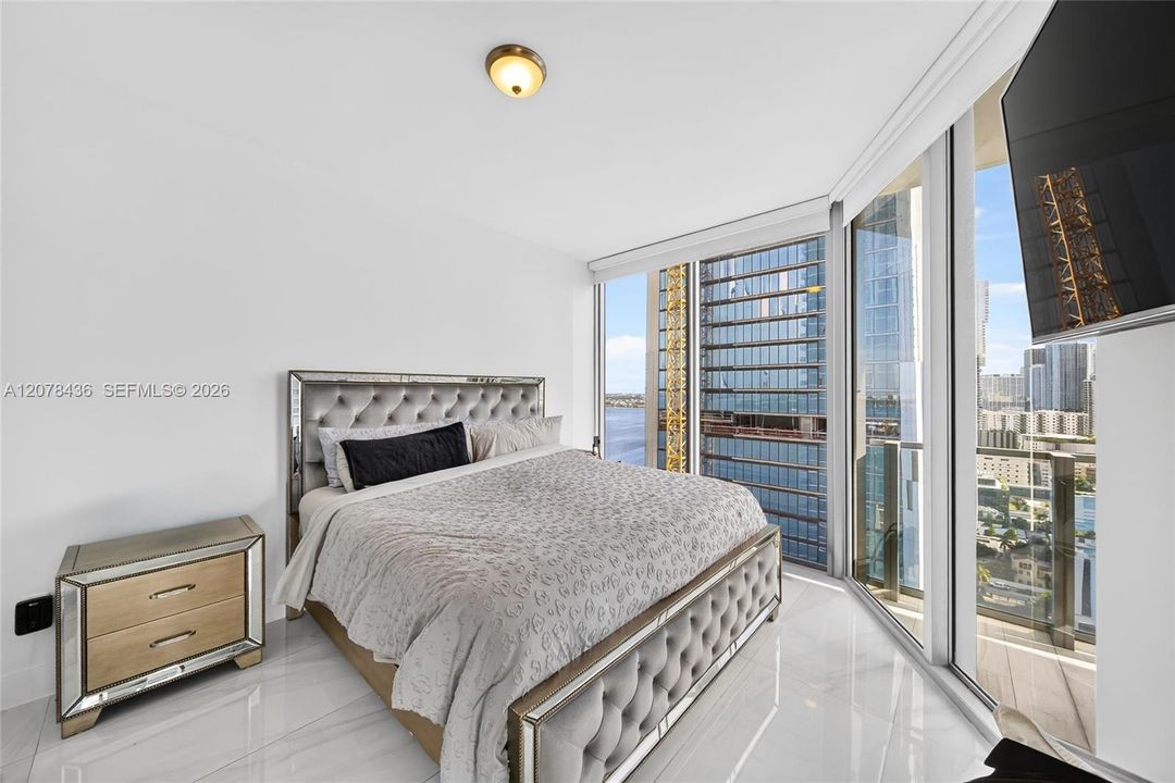 En Venta: $669,000 (1 camas, 2 baños, 944 Pies cuadrados)