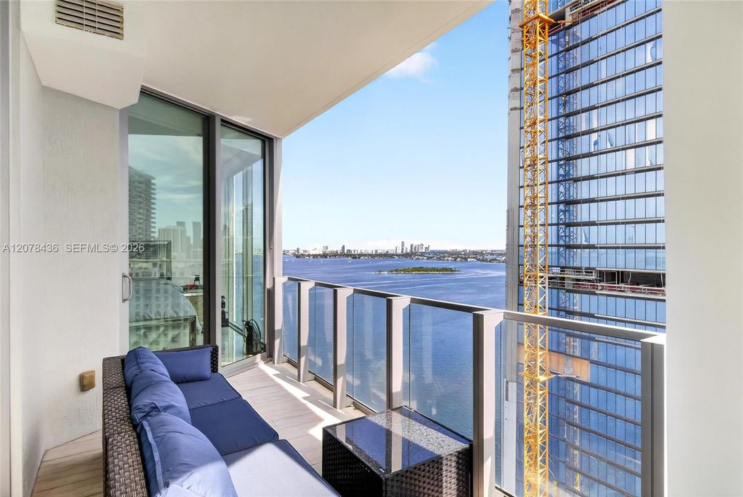 En Venta: $669,000 (1 camas, 2 baños, 944 Pies cuadrados)