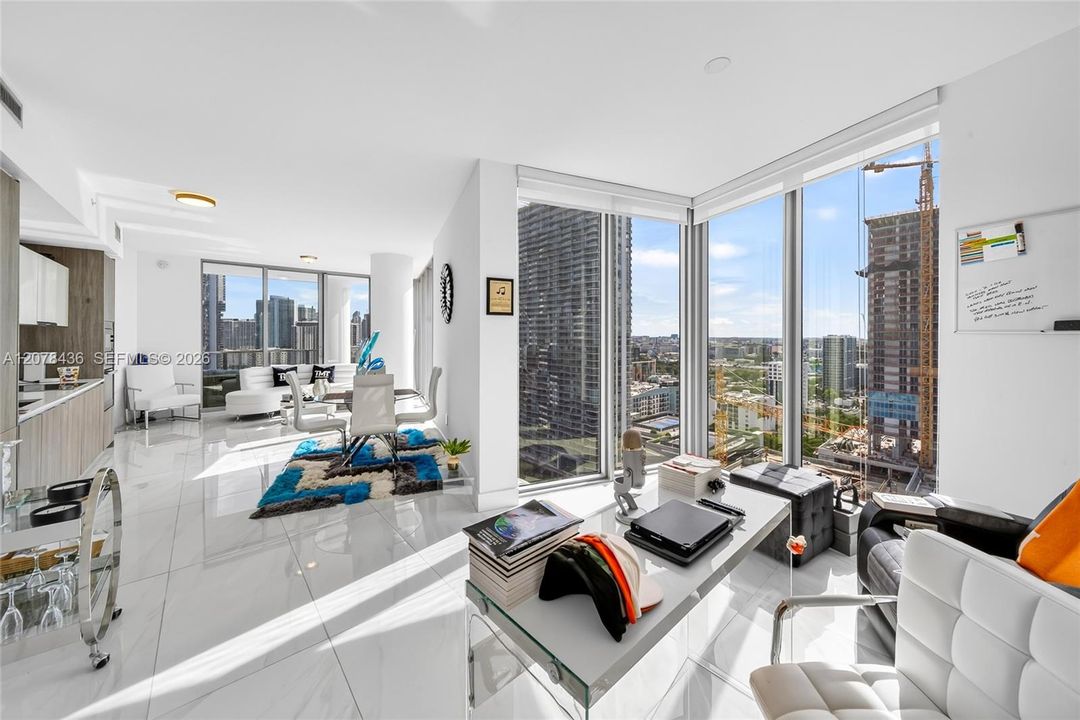 En Venta: $669,000 (1 camas, 2 baños, 944 Pies cuadrados)