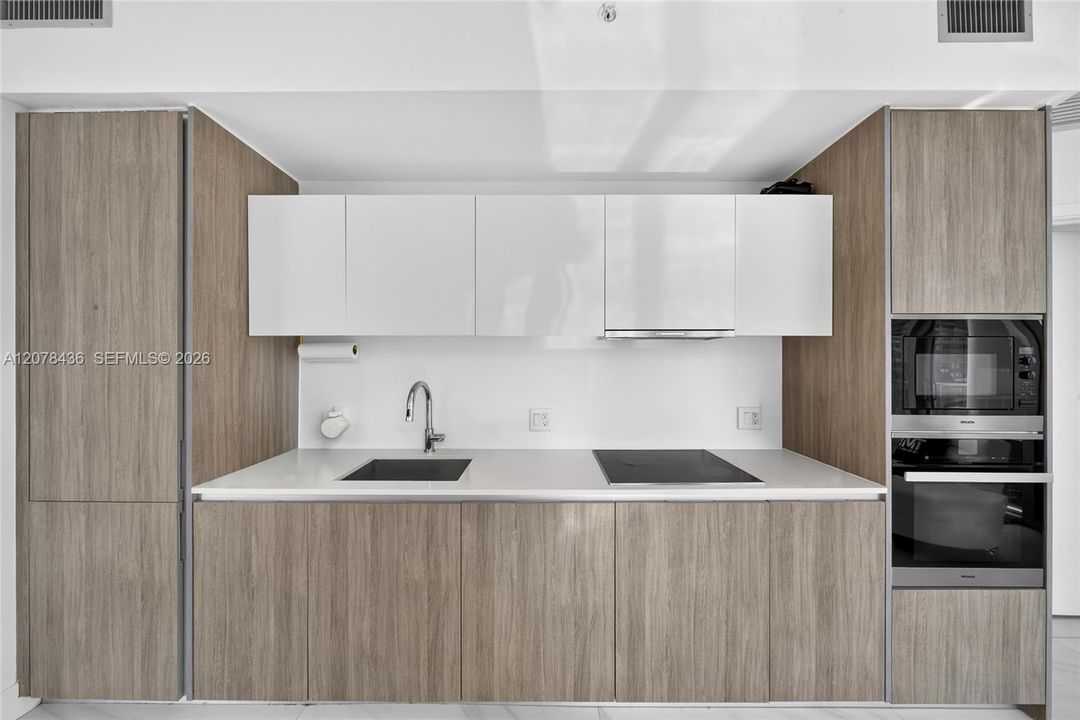 En Venta: $669,000 (1 camas, 2 baños, 944 Pies cuadrados)