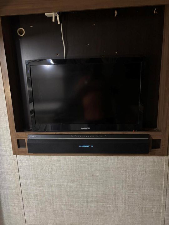 249 NE 45th ST - TRAILER - INSIDE7