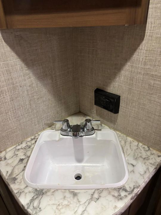 249 NE 45th ST - TRAILER - INSIDE5