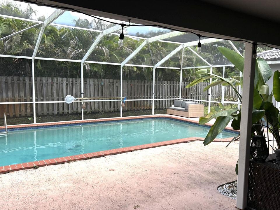 560 NEW pool