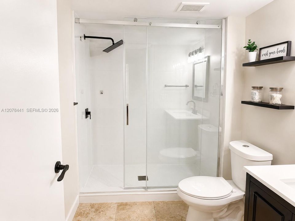 For Rent: $2,400 (2 beds, 2 baths, 984 Square Feet)