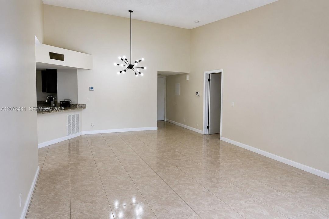 For Rent: $2,400 (2 beds, 2 baths, 984 Square Feet)