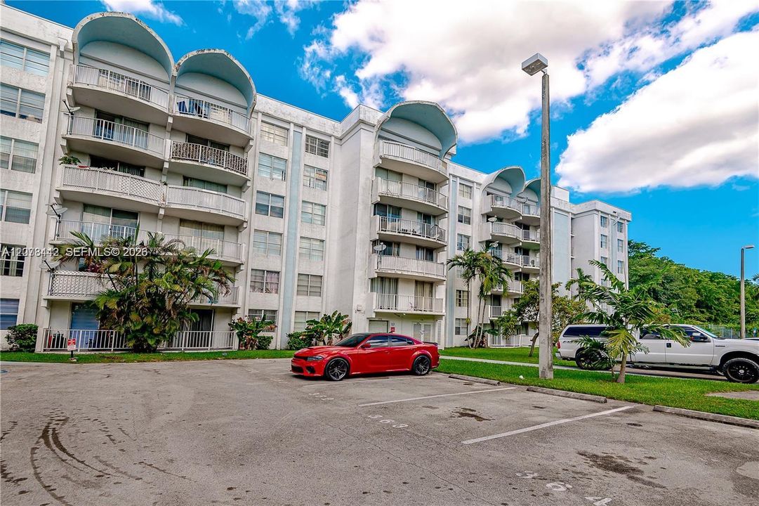 En Venta: $230,000 (2 camas, 2 baños, 1175 Pies cuadrados)