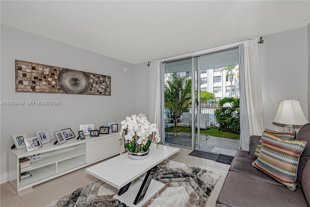 En Venta: $230,000 (2 camas, 2 baños, 1175 Pies cuadrados)