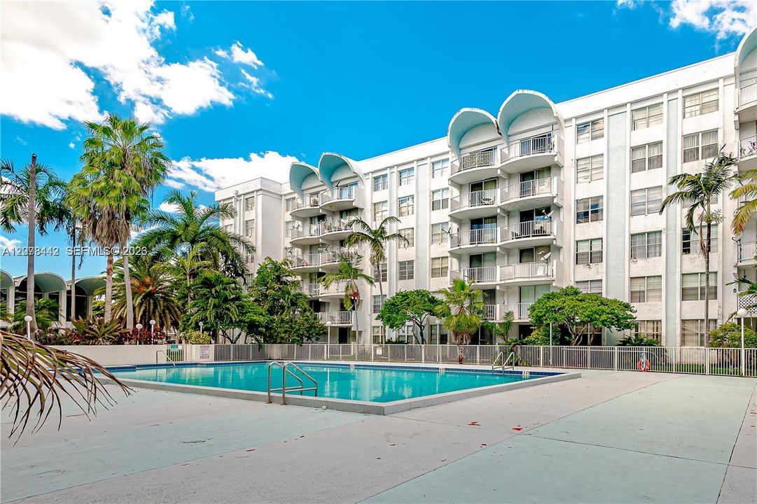 En Venta: $230,000 (2 camas, 2 baños, 1175 Pies cuadrados)