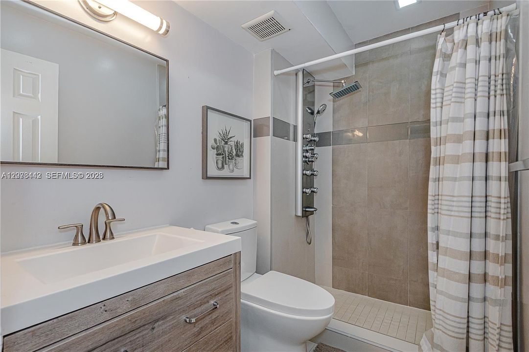 En Venta: $230,000 (2 camas, 2 baños, 1175 Pies cuadrados)