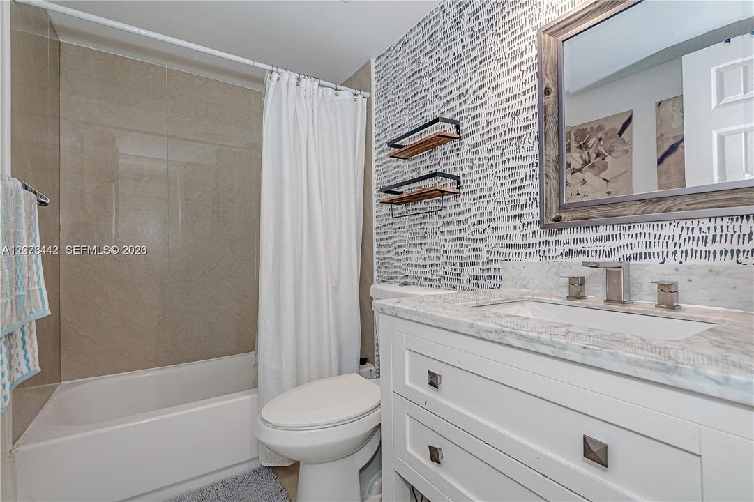 En Venta: $230,000 (2 camas, 2 baños, 1175 Pies cuadrados)