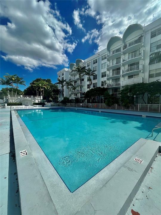 En Venta: $230,000 (2 camas, 2 baños, 1175 Pies cuadrados)