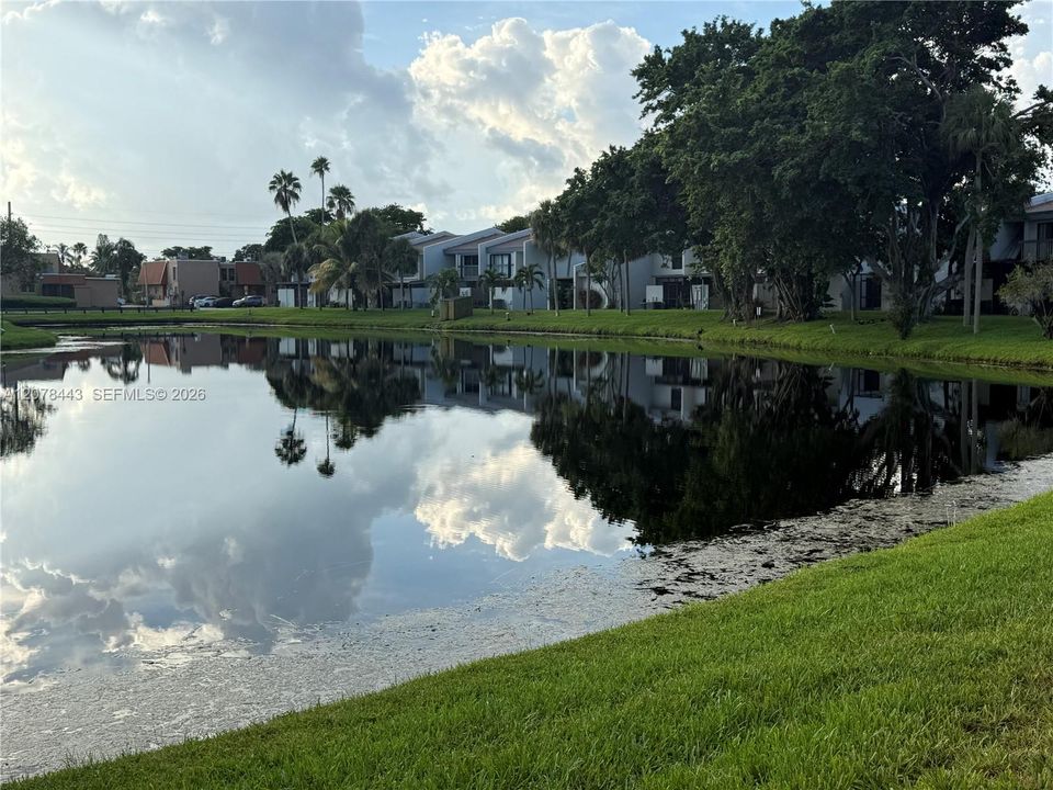 For Sale: $274,500 (2 beds, 2 baths, 1080 Square Feet)