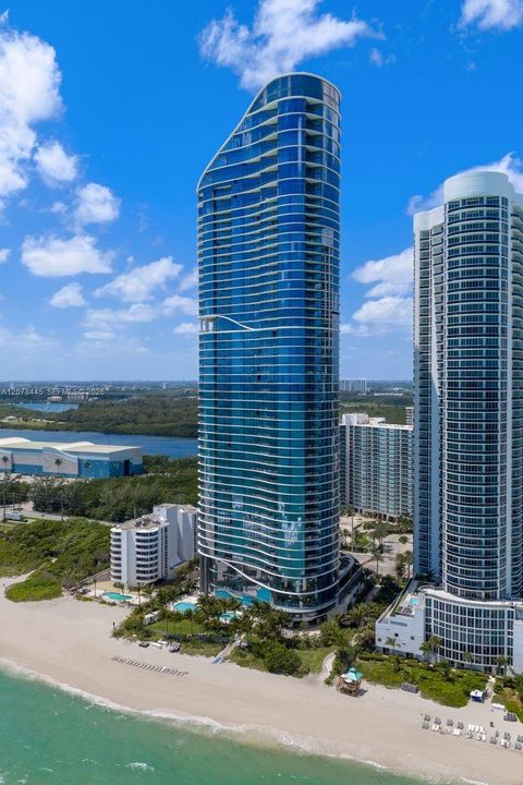 For Sale: $3,490,000 (2 beds, 2 baths, 1447 Square Feet)