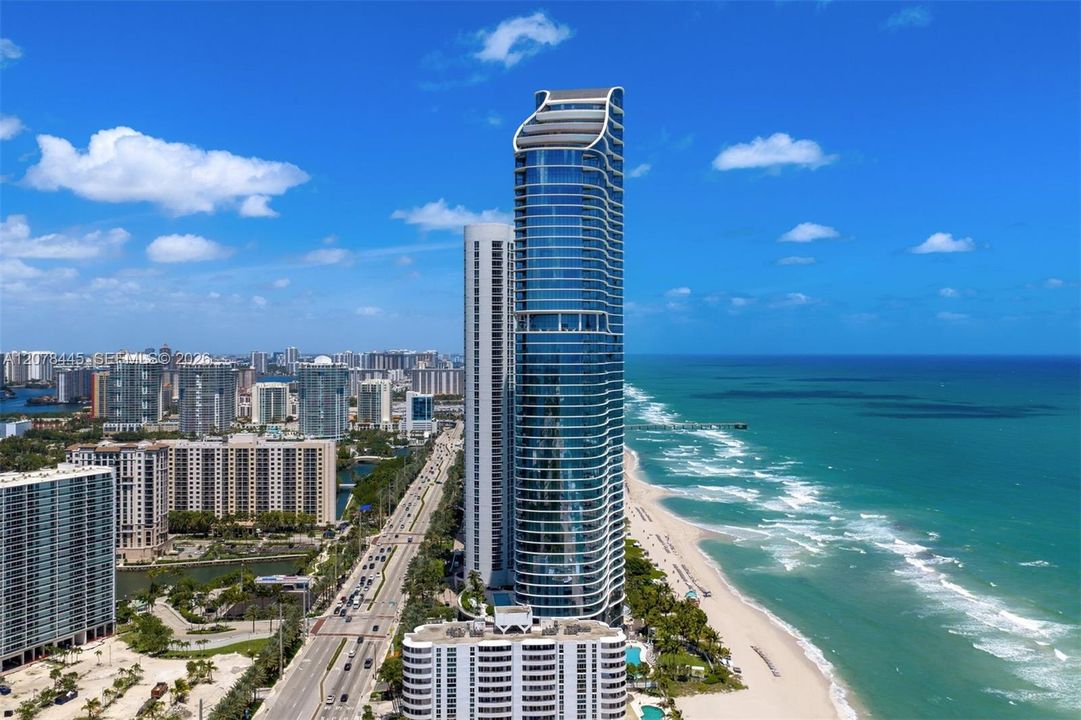 For Sale: $3,490,000 (2 beds, 2 baths, 1447 Square Feet)