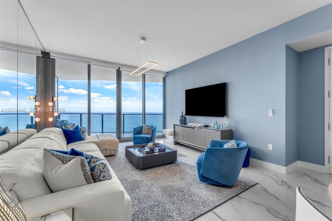 For Sale: $3,490,000 (2 beds, 2 baths, 1447 Square Feet)