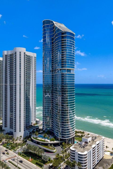 For Sale: $3,490,000 (2 beds, 2 baths, 1447 Square Feet)