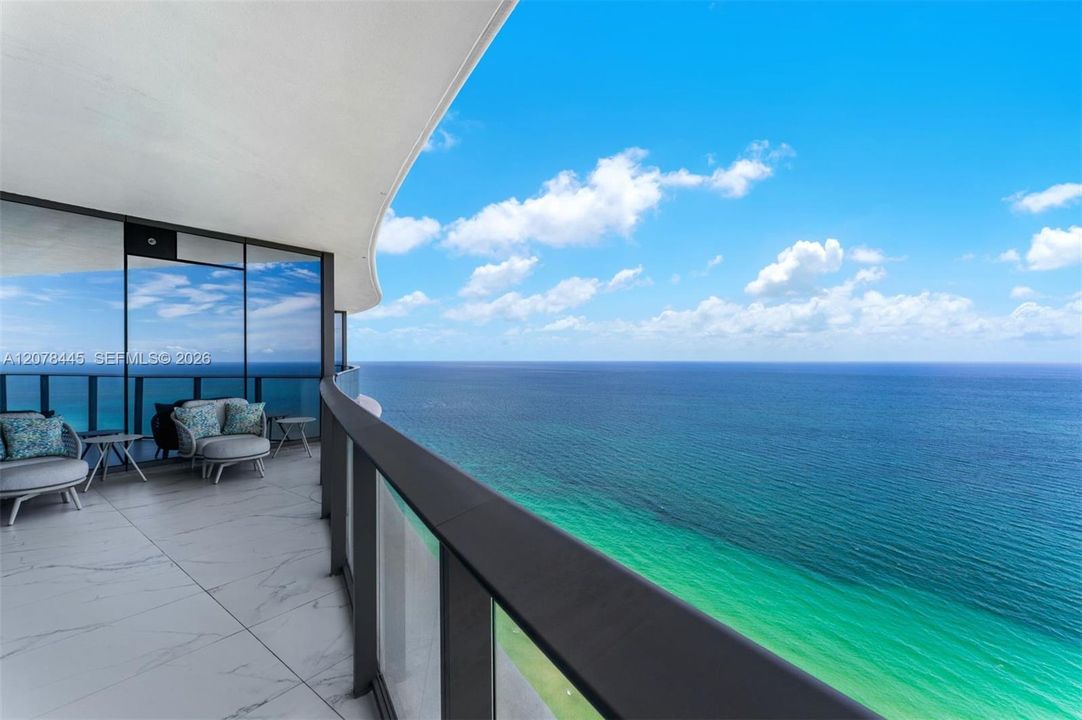 For Sale: $3,490,000 (2 beds, 2 baths, 1447 Square Feet)