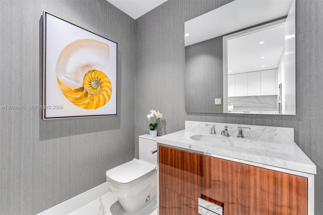 For Sale: $3,490,000 (2 beds, 2 baths, 1447 Square Feet)