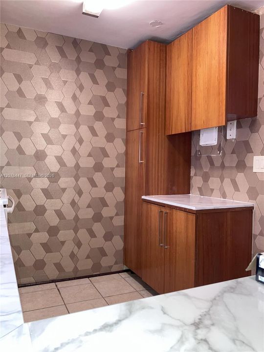 For Sale: $289,000 (2 beds, 2 baths, 988 Square Feet)