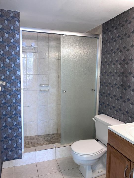 For Sale: $289,000 (2 beds, 2 baths, 988 Square Feet)
