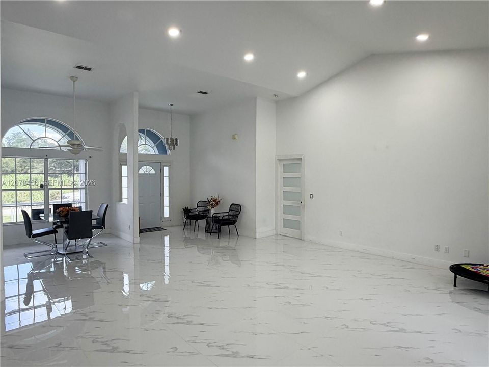 En Venta: $599,900 (4 camas, 4 baños, 0 Pies cuadrados)