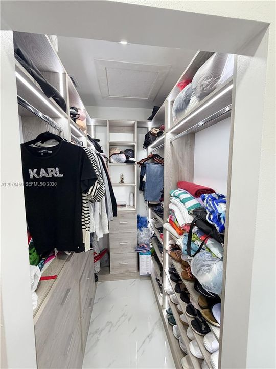 En Venta: $599,900 (4 camas, 4 baños, 0 Pies cuadrados)