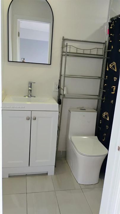 For Rent: $1,300 (0 beds, 1 baths, 2062 Square Feet)