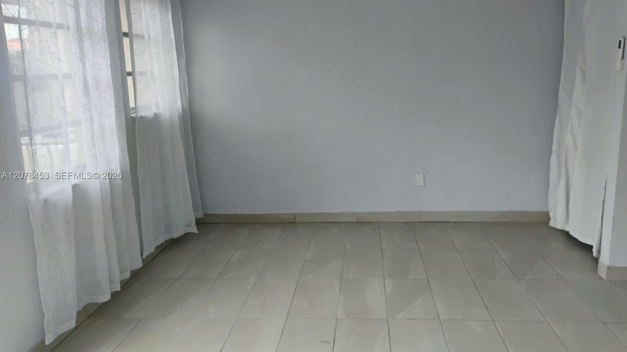 For Rent: $1,300 (0 beds, 1 baths, 2062 Square Feet)