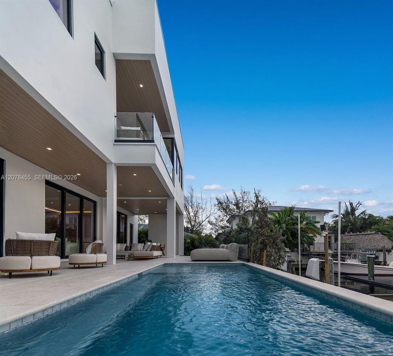 For Sale: $6,000,000 (6 beds, 5 baths, 4703 Square Feet)