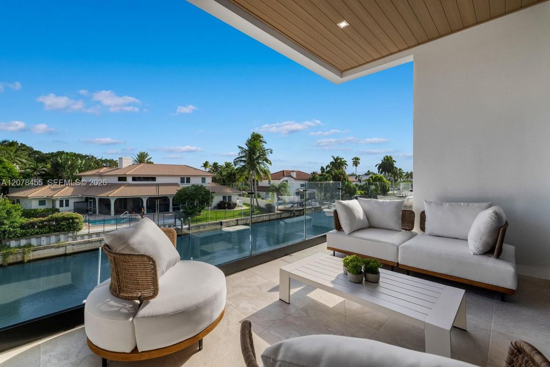 For Sale: $6,000,000 (6 beds, 5 baths, 4703 Square Feet)