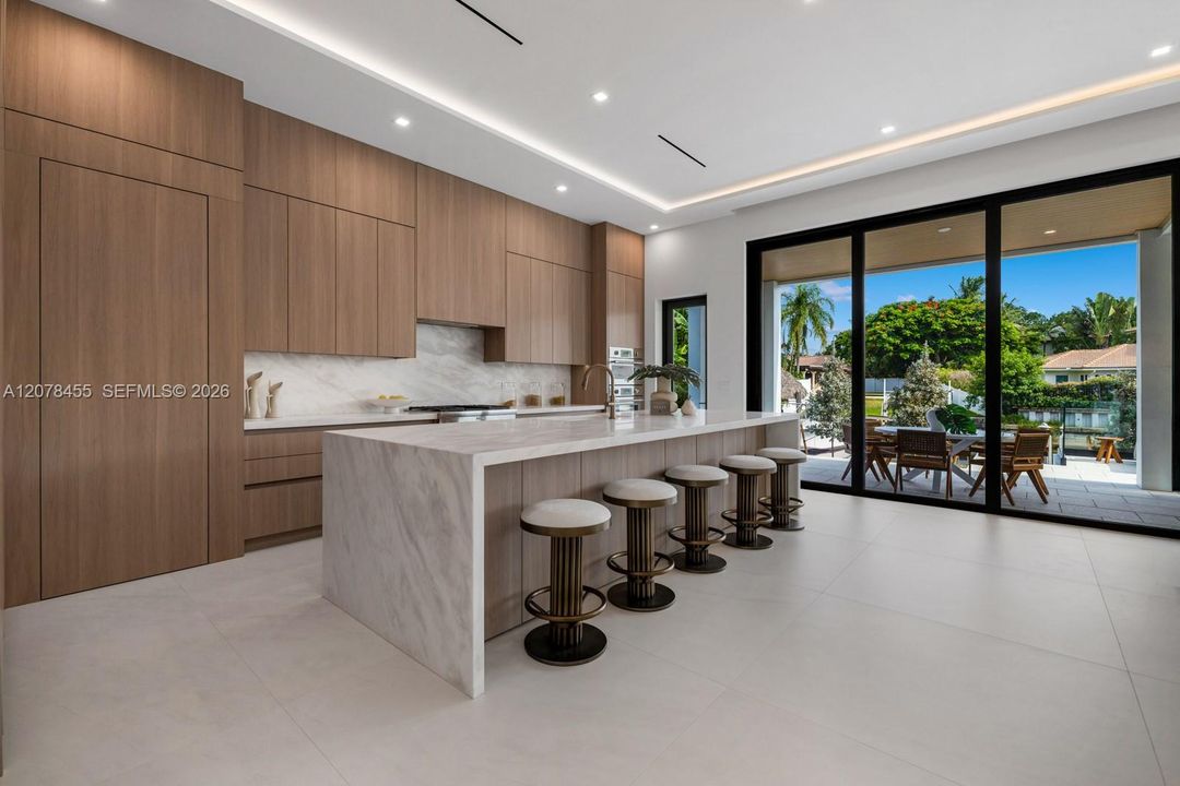 For Sale: $6,000,000 (6 beds, 5 baths, 4703 Square Feet)